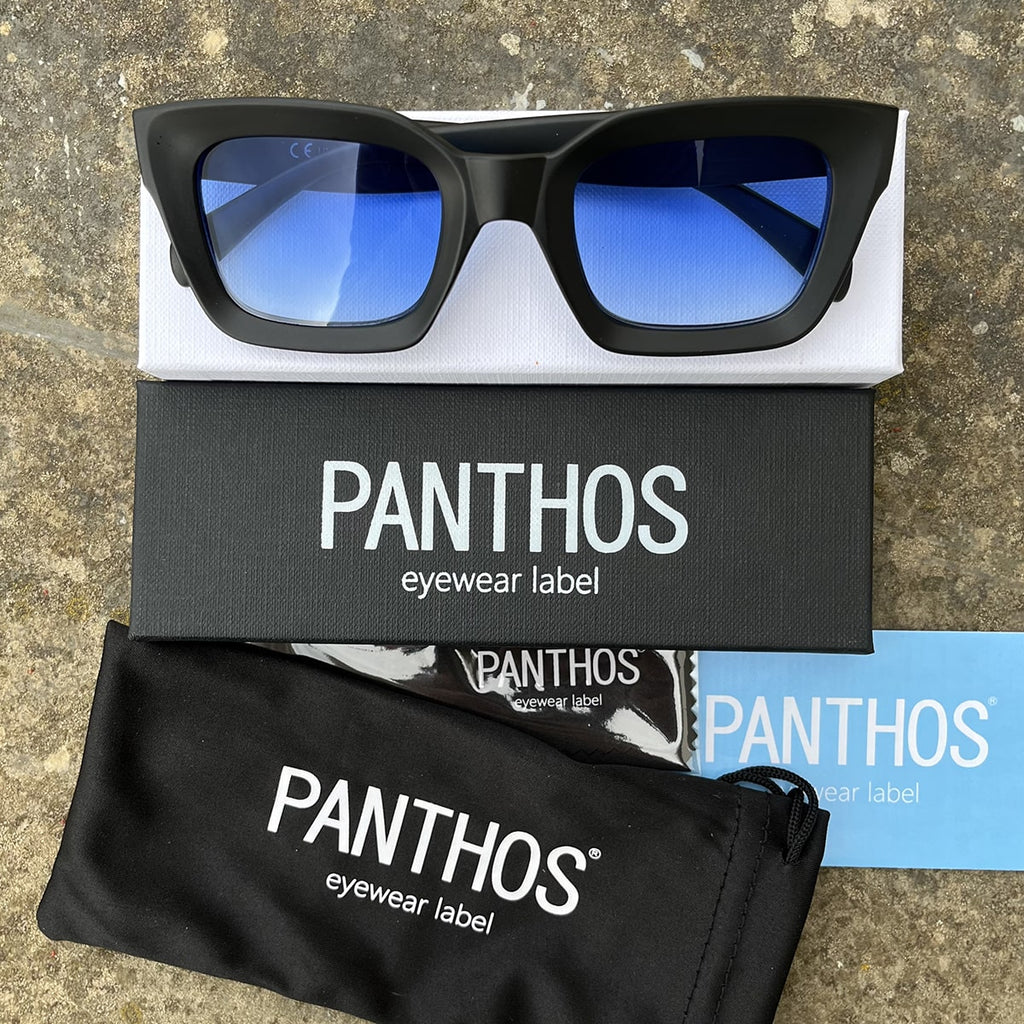 Massive / Matte Black Blue Fumè