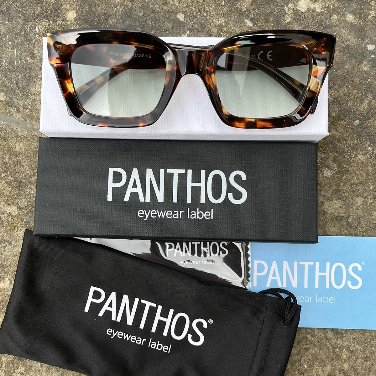 Massive / Tortoise Dark Green Fumè