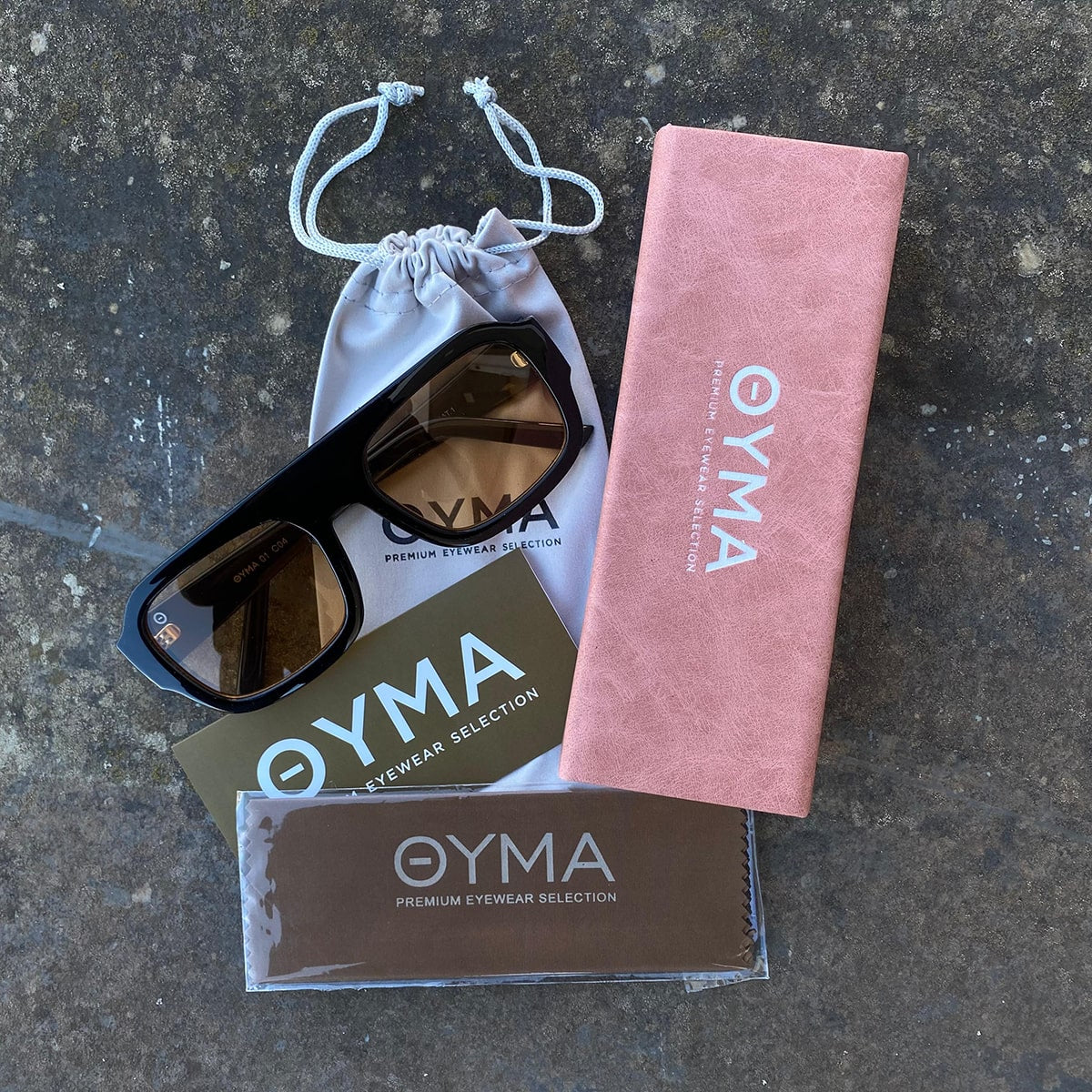 OYMA 01 / C04 - Black Orange