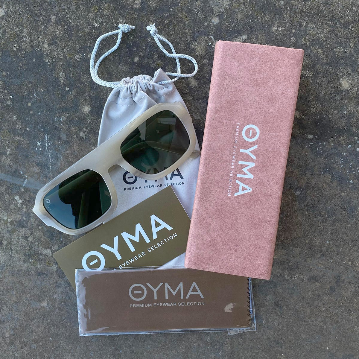 OYMA 01 / C06 - Stripe Cream Dark Green