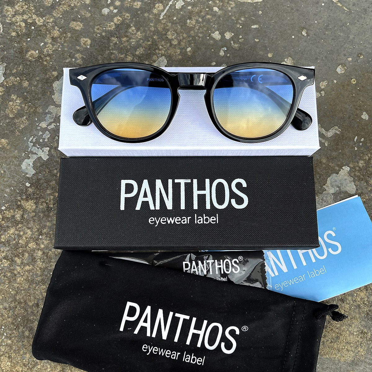 Business / Black Blue Yellow Fumè