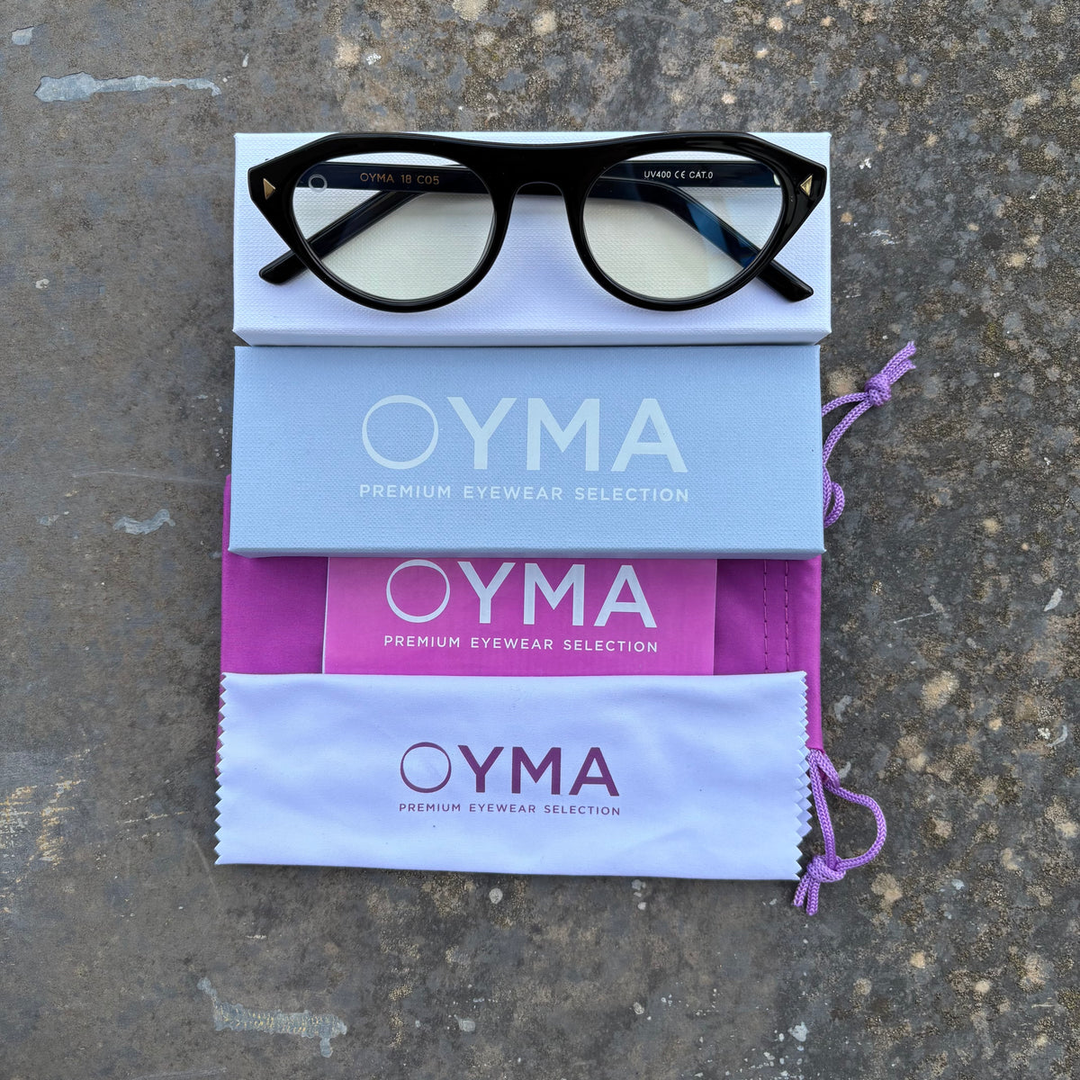 OYMA 18 / C05 - Black Blue Control