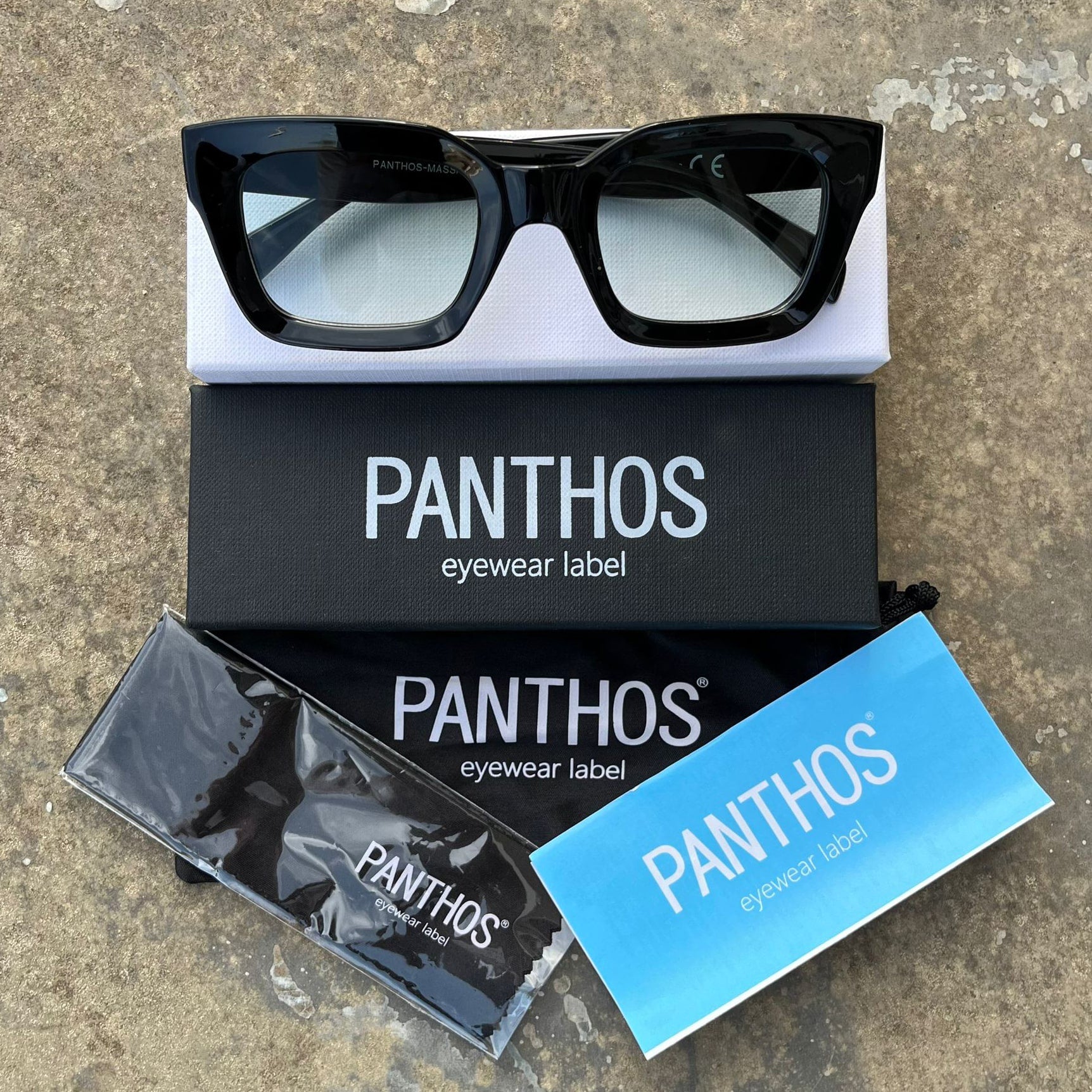 Massive / Black Green Fumè