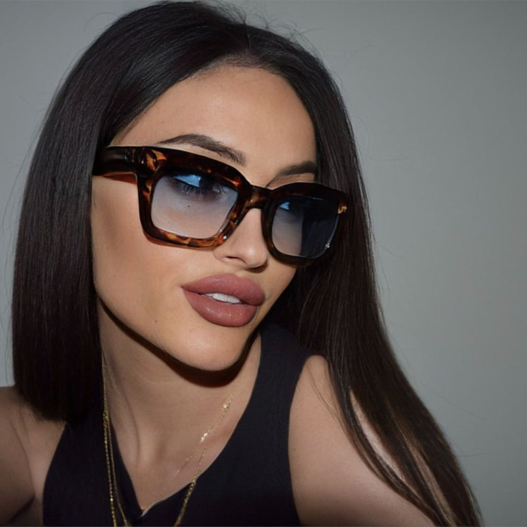 Massive / Tortoise Blue Fumè