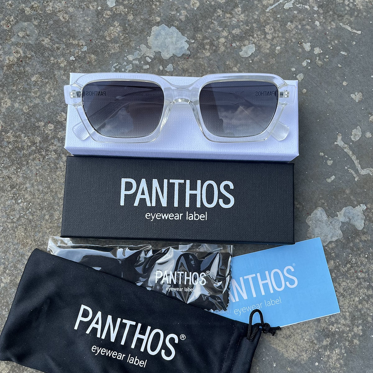 Mold / Transparent Smoke