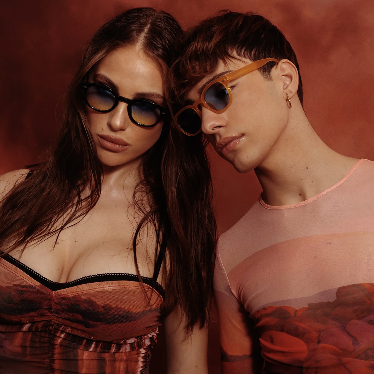 Noon / Black Blue Yellow Fumè