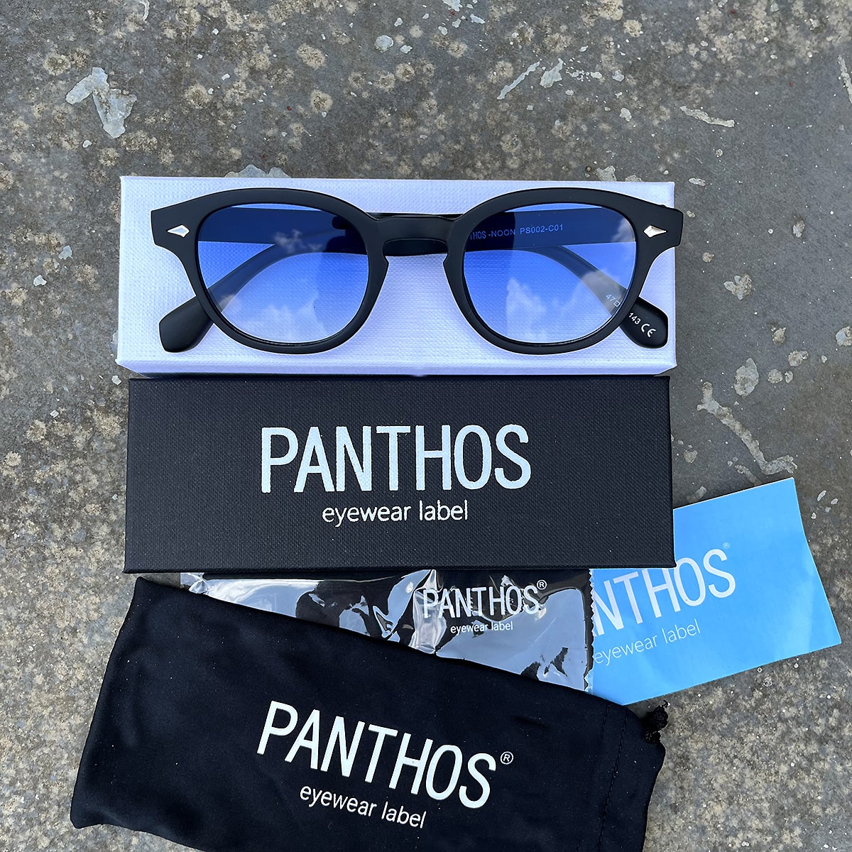 Noon / Matte Black Blue Fumè