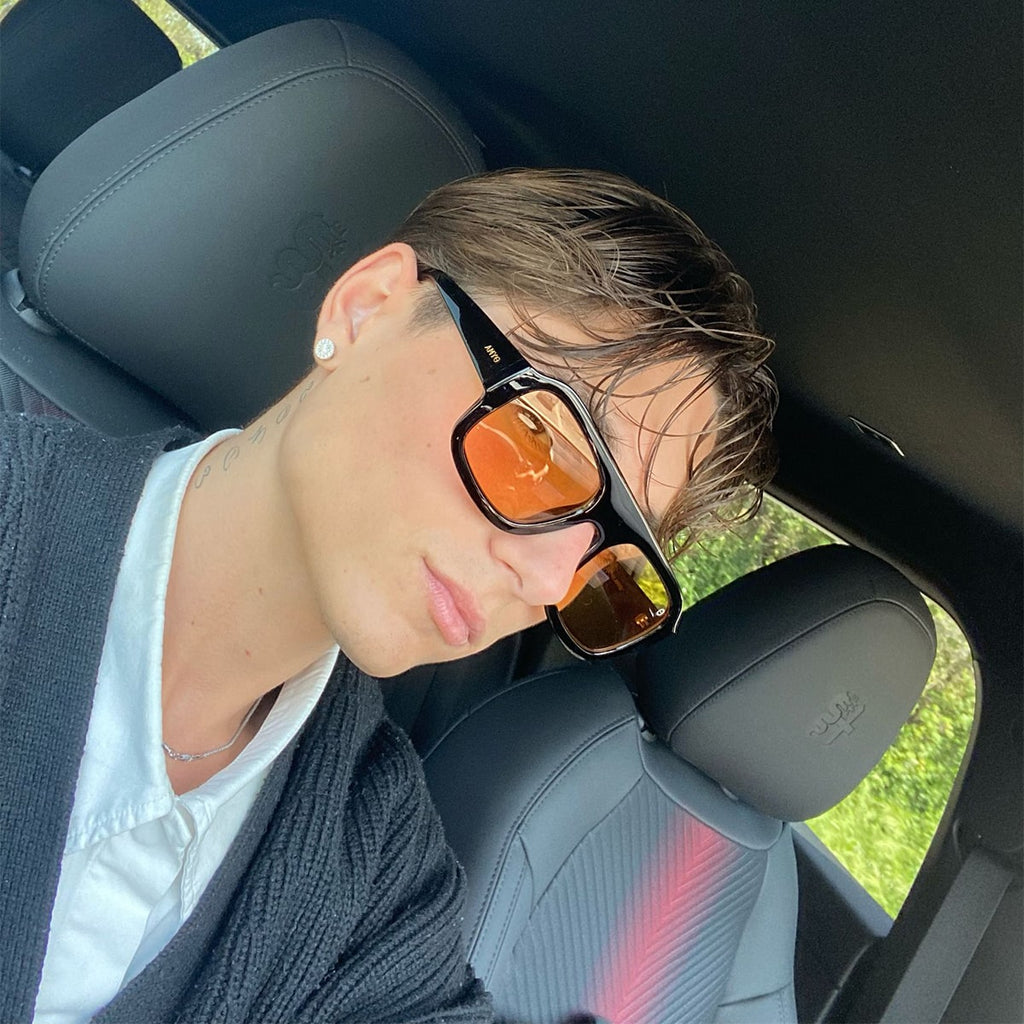 OYMA 01 / C04 - Black Orange