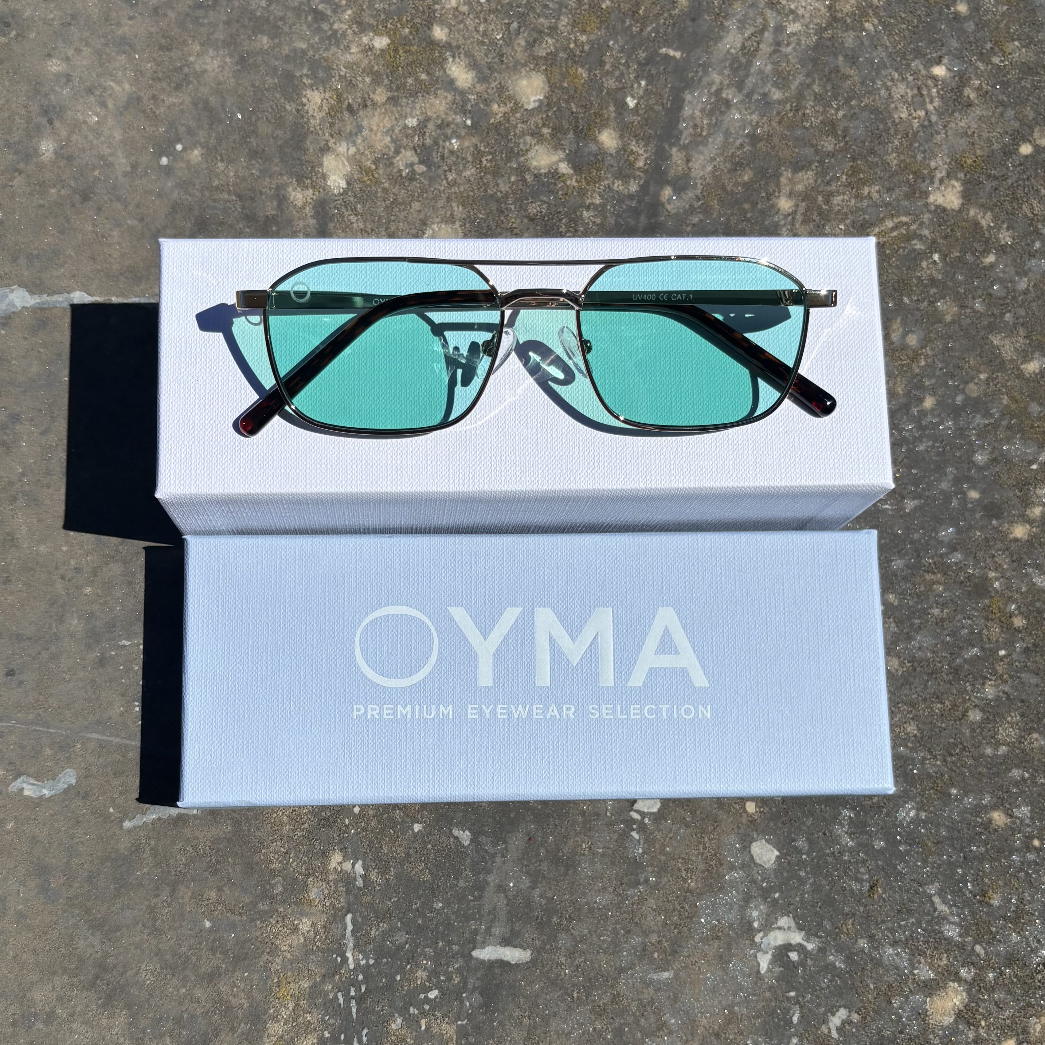 OYMA 16 / C01 - Gold Light Blue