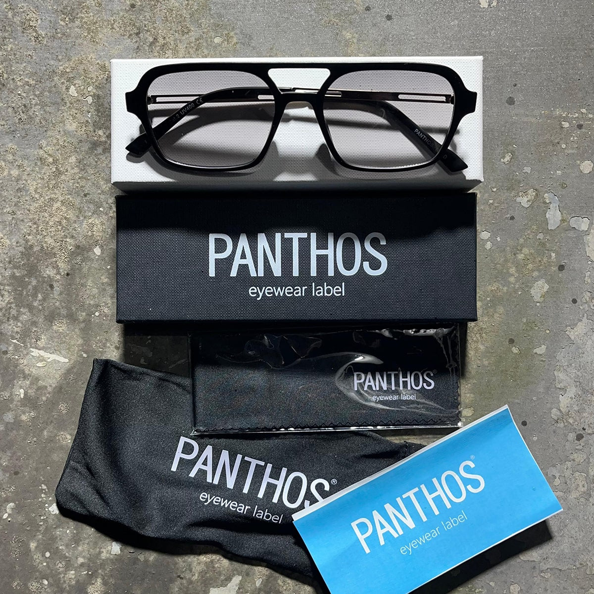 Road / Gold Black Smoke