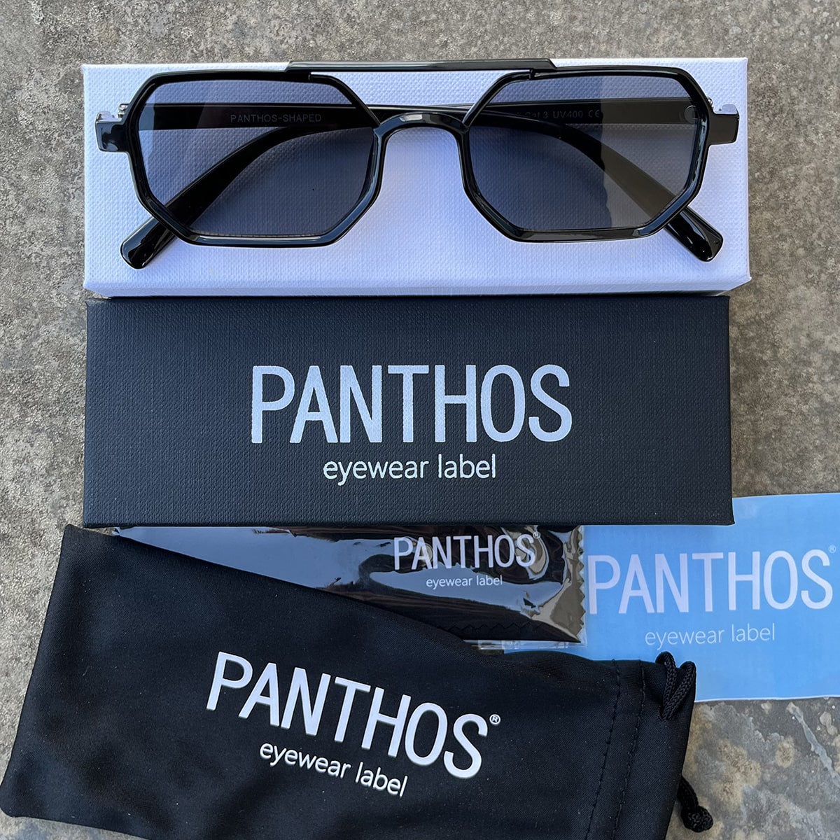 Shaped / Total Black