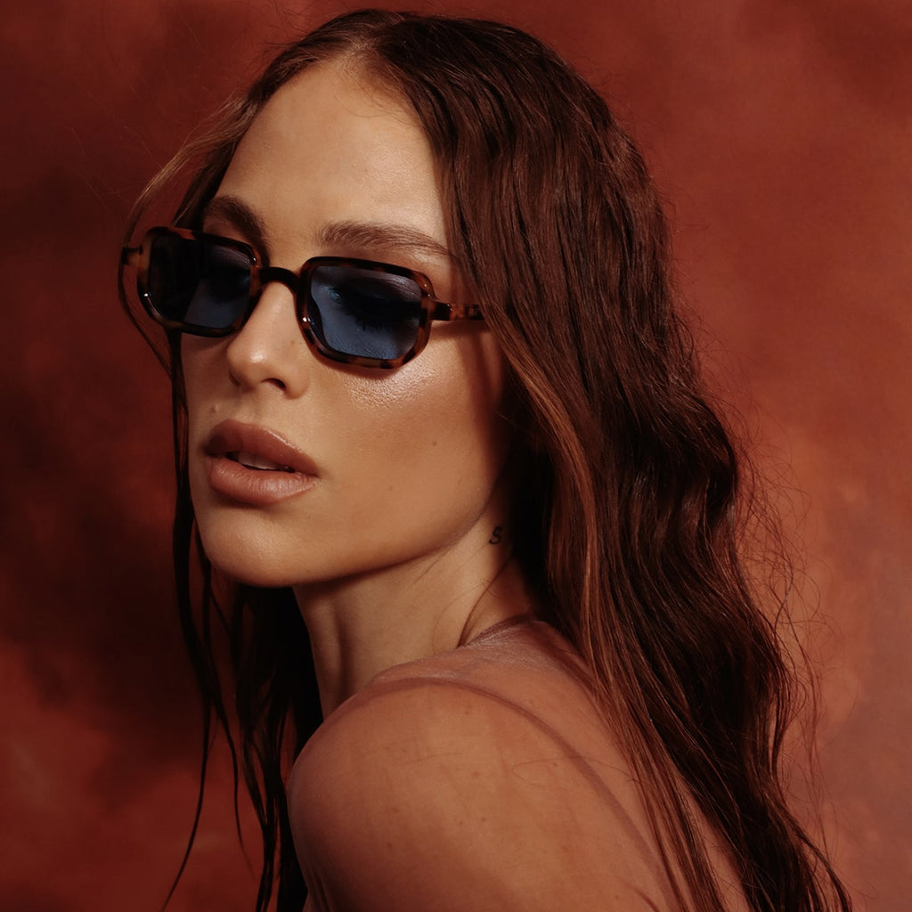 Thin / Tortoise Blue