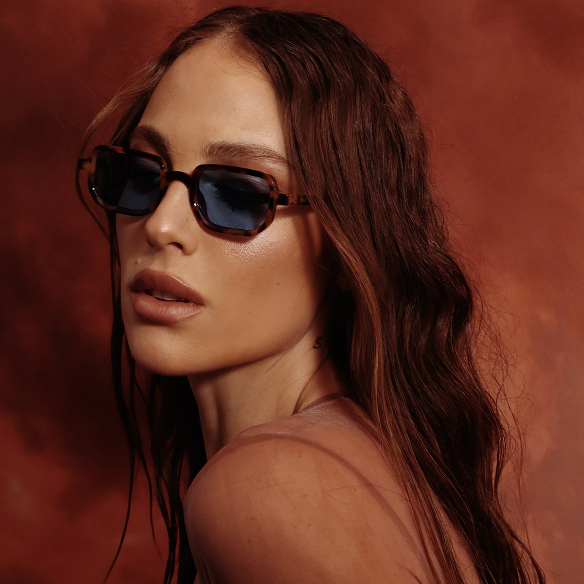 Thin / Tortoise Green